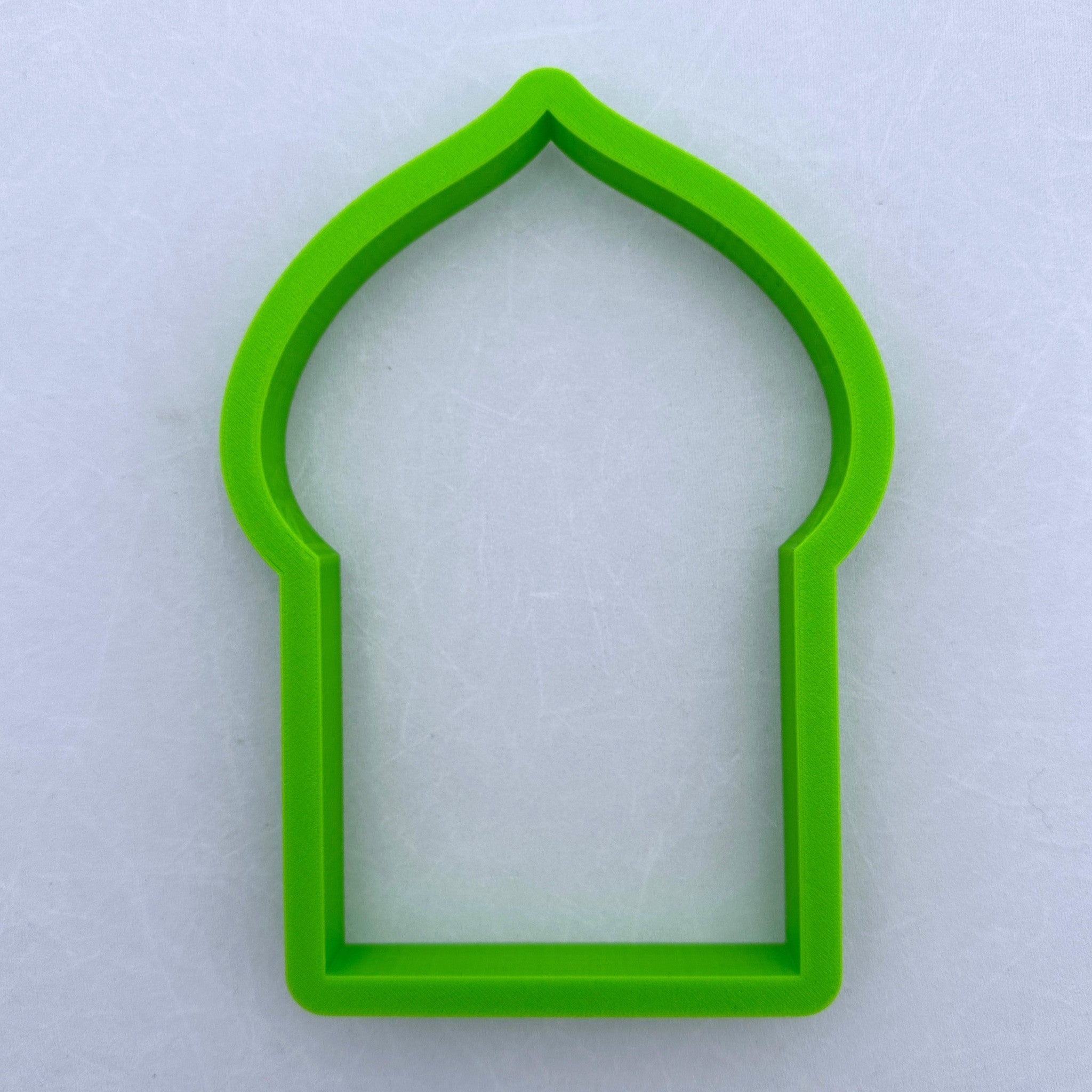 Pointed Arch Wall Vase Cutter